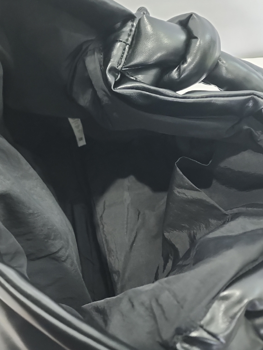 Olend Ona Vegan Leather Tote Bag - Picture 6 of 10